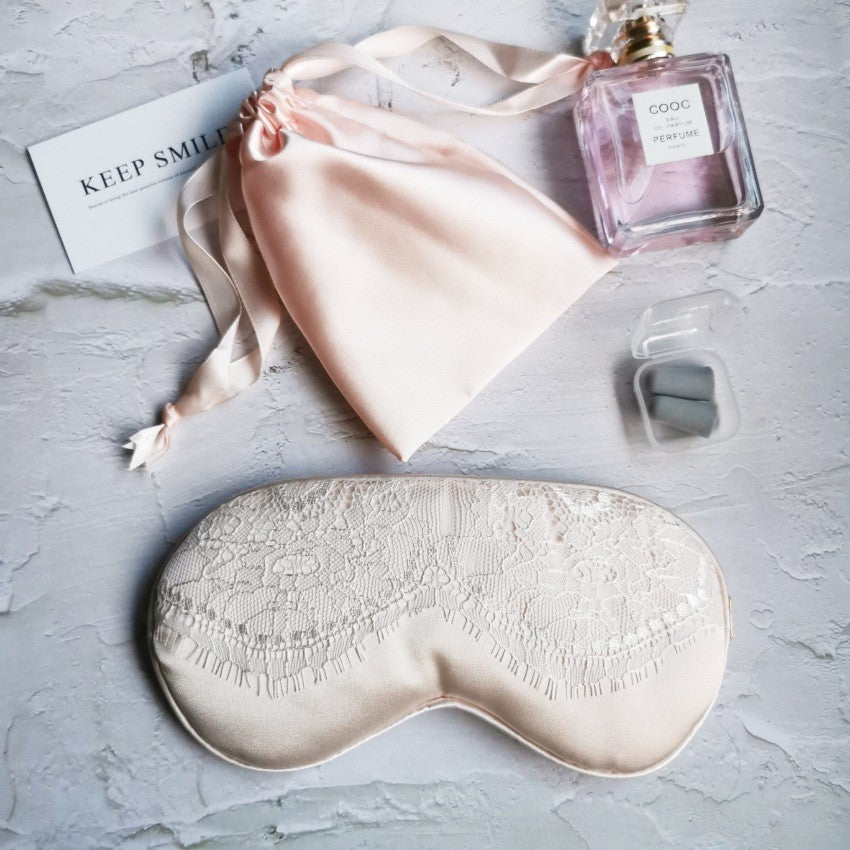Masque de sommeil en dentelle et soie – vue 9